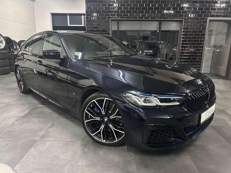 Carbonschwarz Gebraucht 2022 BMW M550 Performance Limousine | 53.999 € (Fairer Preis) - Bild 1/4