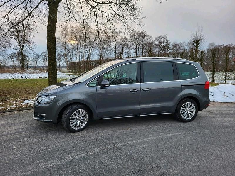 Gebraucht VW Sharan Highline 170 PS (125 kW) 2013 Grau Van / Kleinbus