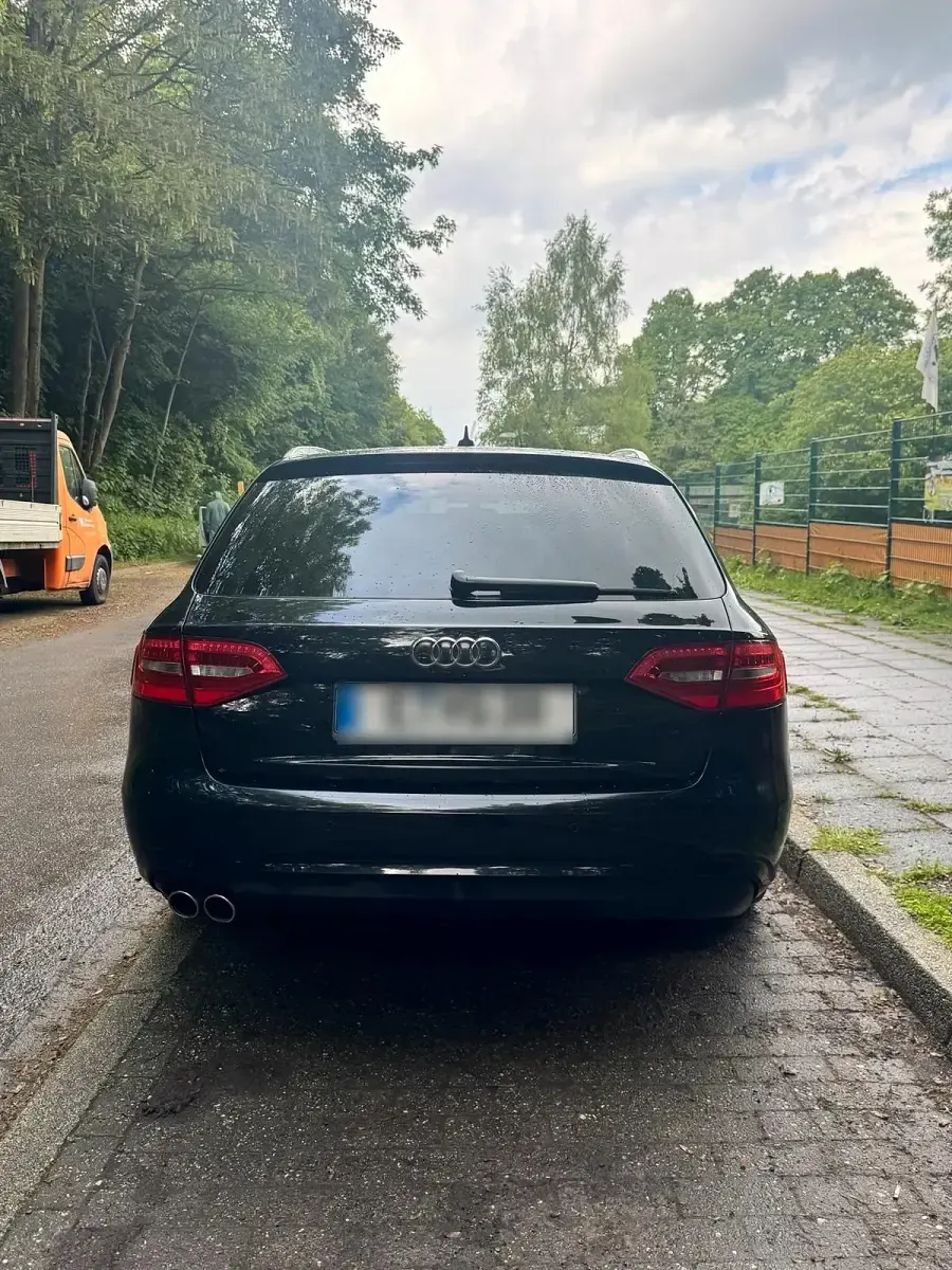 Gebraucht Audi A4 150 PS (110 kW) 2015 Schwarz Kombi