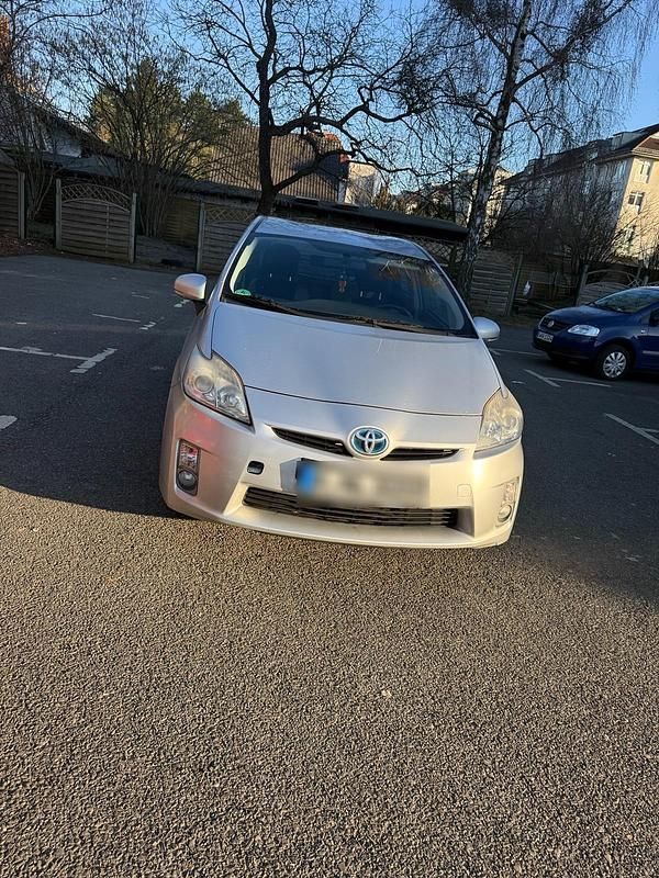 Gebraucht Toyota Prius 99 PS (72 kW) 2010 Silber Kleinwagen
