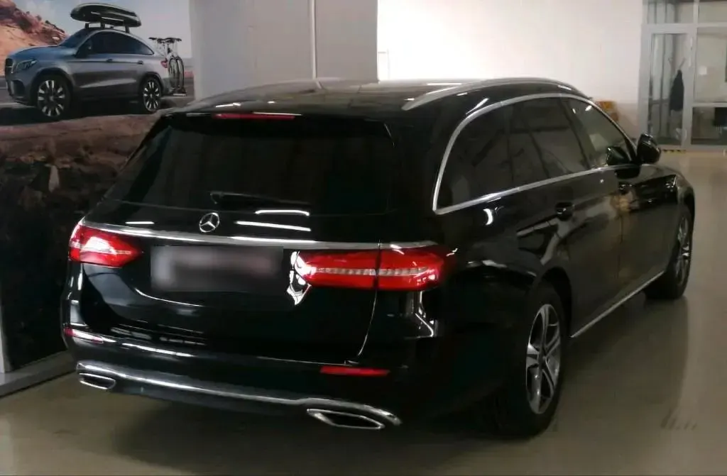 Gebraucht Mercedes E220 194 PS (142 kW) 2018 Schwarz Kombi