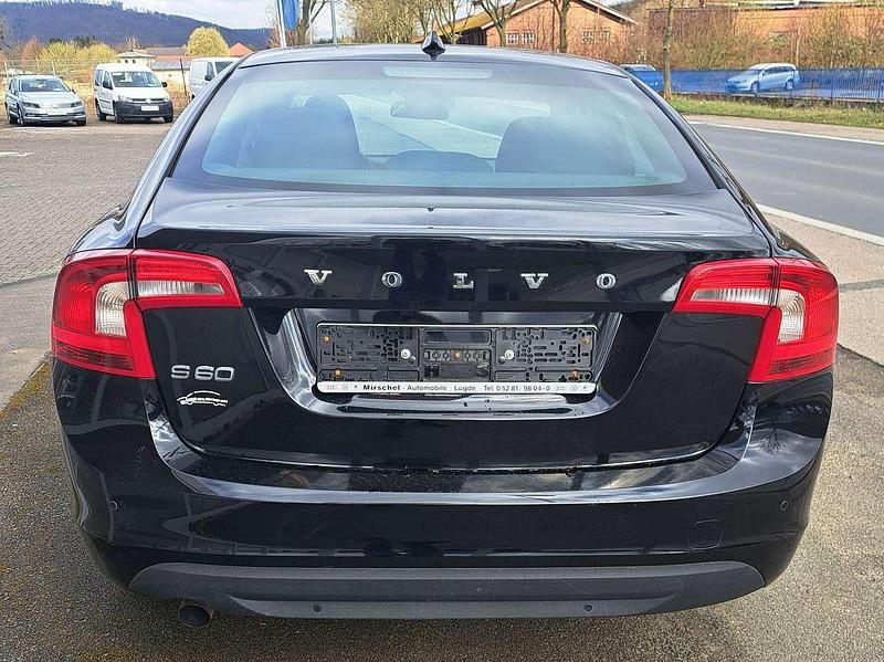 Gebraucht Volvo S60 Kinetic 196 PS (144 kW) 2011 Black solid (stone) / solid Limousine
