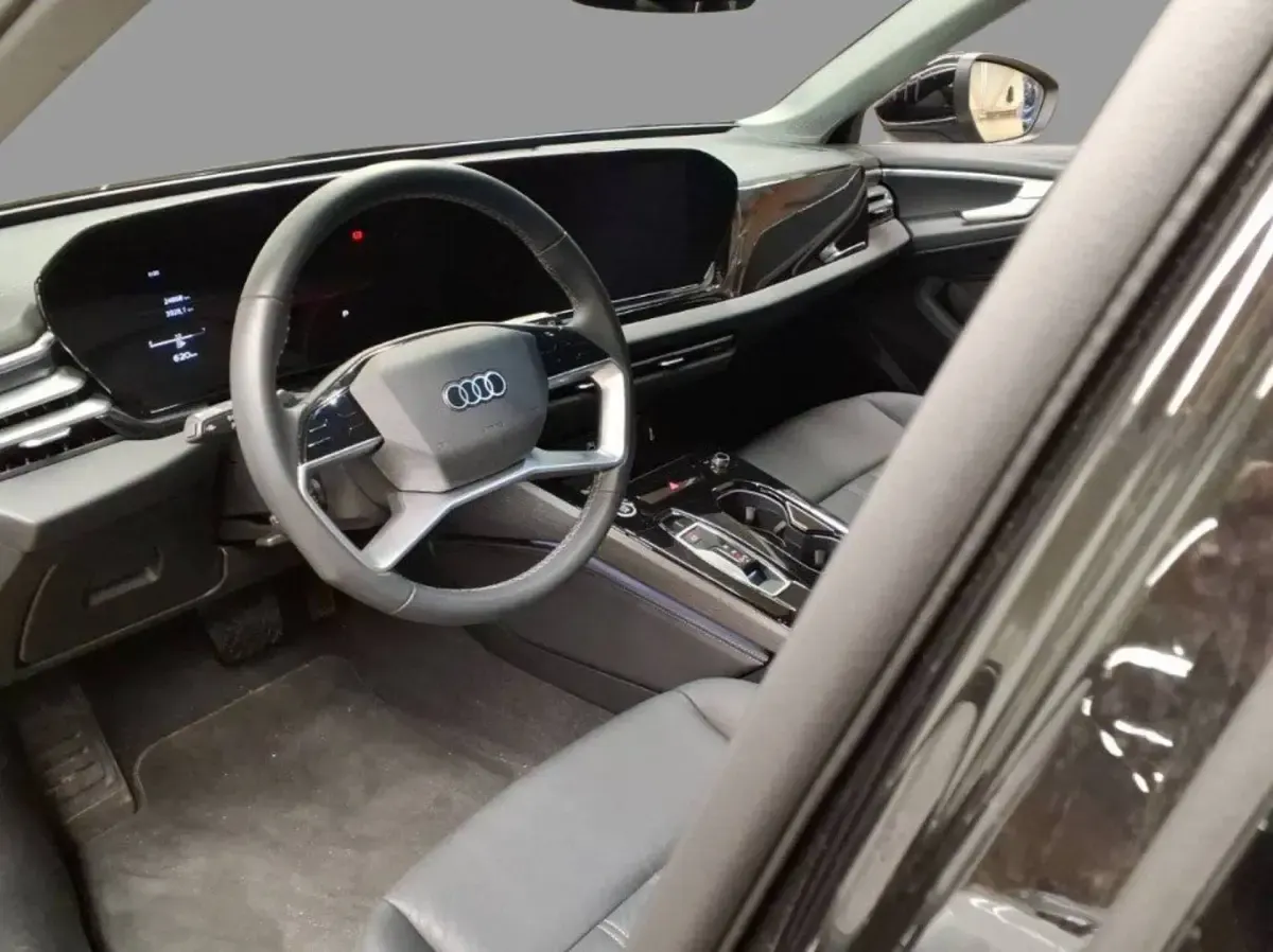Gebraucht Audi A5 Ambiente 204 PS (150 kW) 2025 Schwarz Kombi