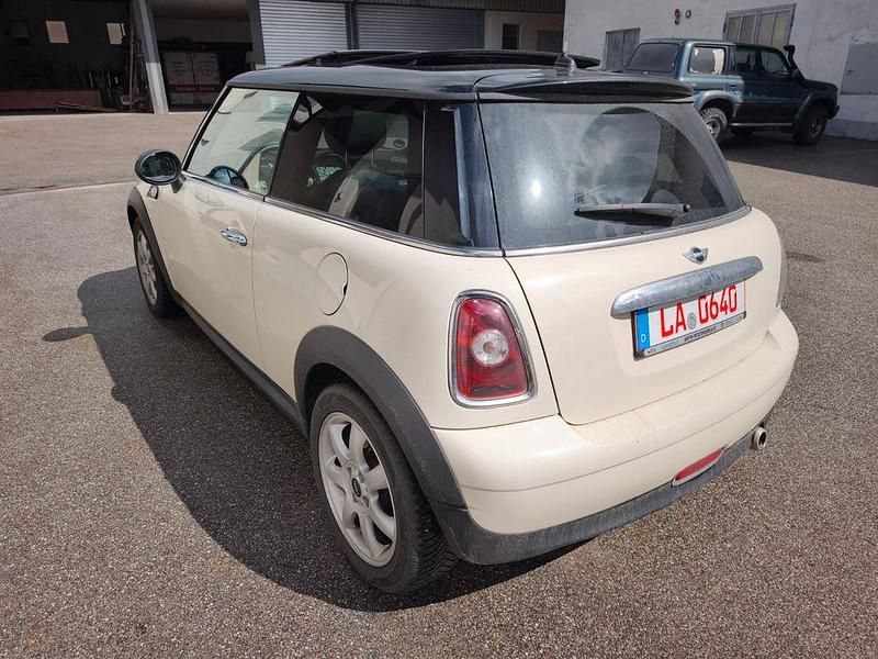 Gebraucht Mini Cooper D 109 PS (80 kW) 2007 Weiß Kleinwagen