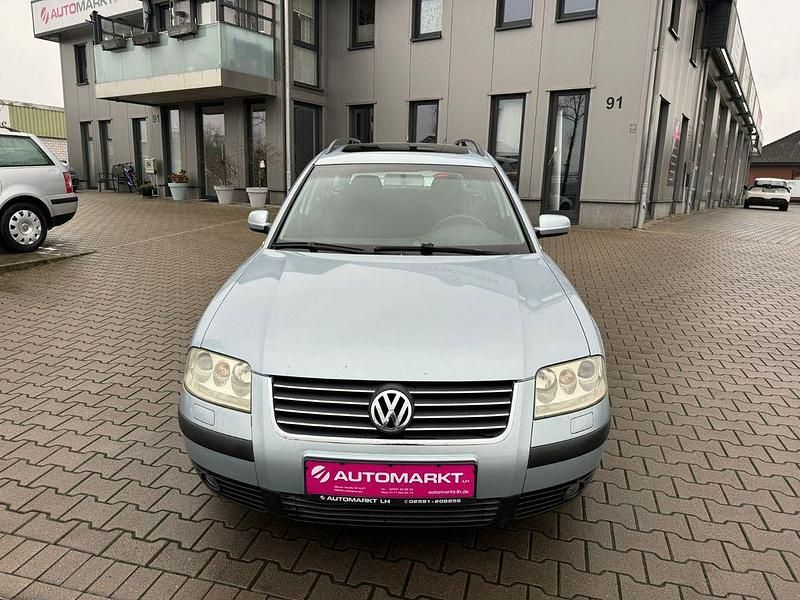 Blau Gebraucht 2002 VW Passat Comfortline Kombi | 3.490 € (Teuer) - Bild 1/4