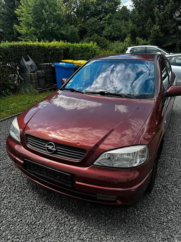 Rot Gebraucht 1998 Opel Astra Coupé | 900 € (Guter Preis) - Bild 1/4