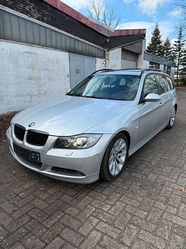 Gebraucht BMW 320 177 PS (130 kW) 2008 Silber Kombi
