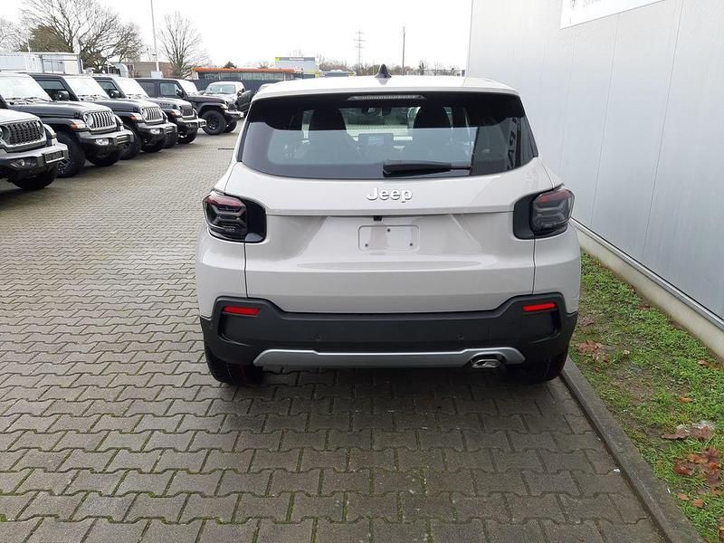 Neu Jeep Avenger Altitude 101 PS (74 kW) 2026 Schwarz SUV