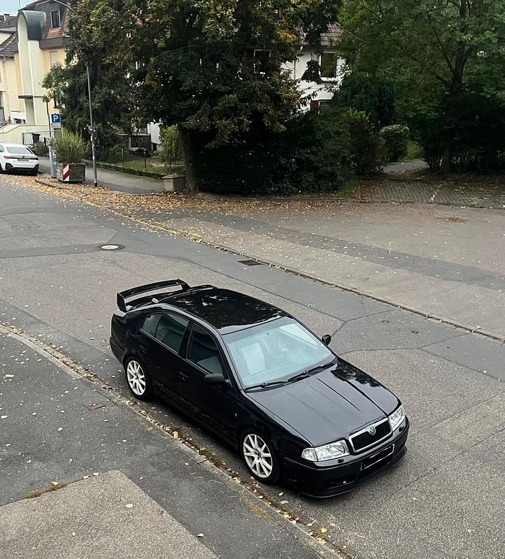 Schwarz Gebraucht 2005 Skoda Octavia RS Limousine | 5.500 € - Bild 1/4