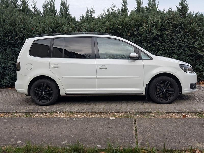 Gebraucht VW Touran Comfortline 150 PS (110 kW) 2014 Van / Kleinbus
