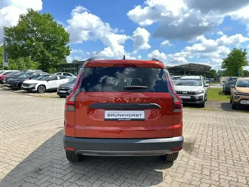 Neu Dacia Jogger Extreme 122 PS (89 kW) 2026 Braun Van / Kleinbus