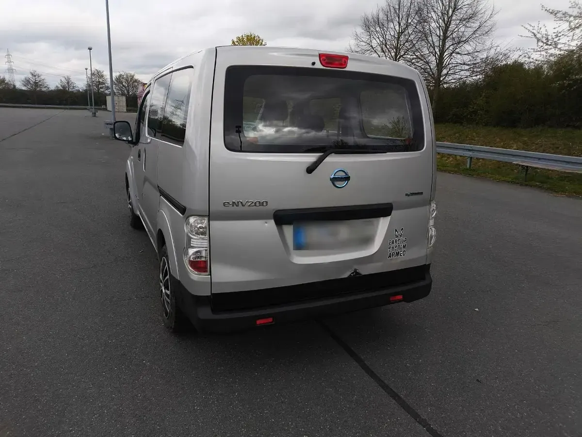 Gebraucht Nissan e-NV200 Tekna 80 kW (109 PS) 2015 Silber Van / Kleinbus
