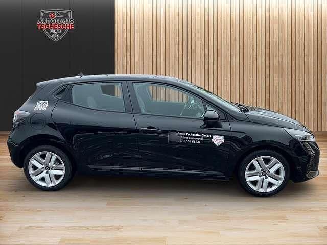 Second-hand Renault Clio V Evolution 101 CP (74 kW) 2024 Negru Berlinǎ