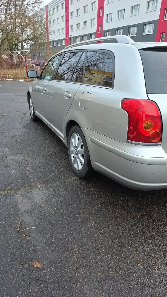 Gebraucht Toyota Avensis 130 PS (95 kW) 2005 Grau Kombi