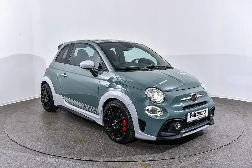 Gebraucht Abarth 695 70th Anniversary 180 PS (132 kW) 2017 Grün Kleinwagen