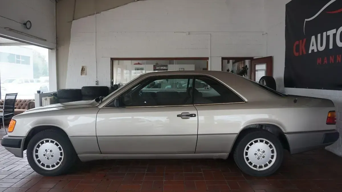 Brugt Mercedes E230 132 HK (97 kW) 1988 Grå Coupe