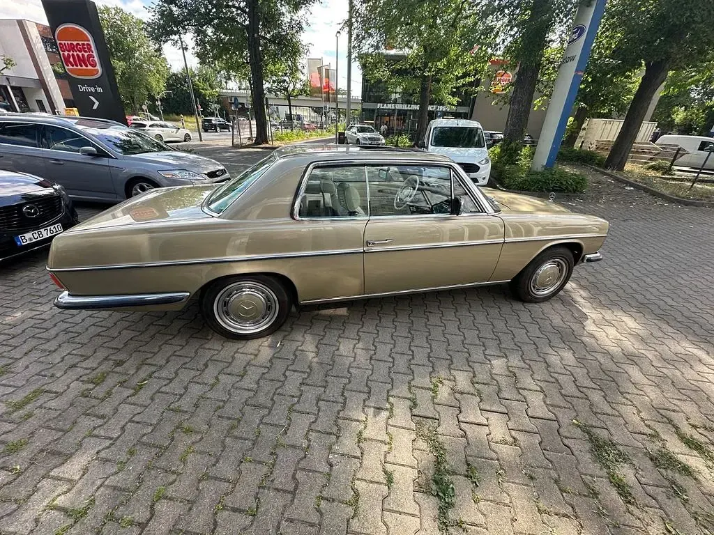 Gebraucht Mercedes W114 185 PS (136 kW) 1975 Gold Coupé