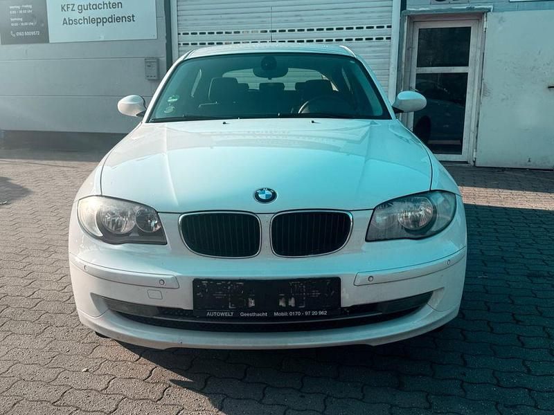 Gebraucht BMW 120 Advantage 170 PS (125 kW) 2009 Weiß Kleinwagen