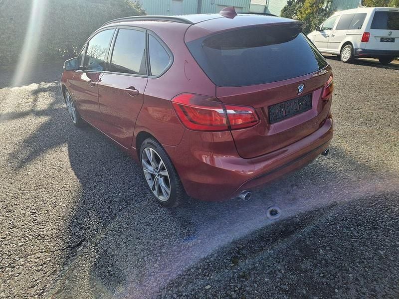 Gebraucht BMW 220 Active Tourer Sport Line 190 PS (139 kW) 2015 Rot Van / Kleinbus