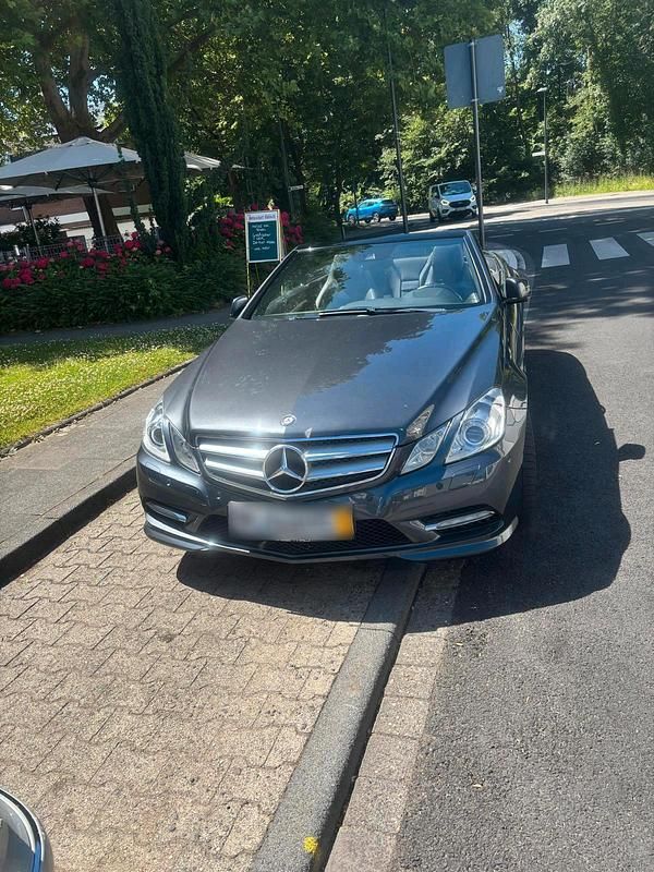 Gebraucht Mercedes E350 AMG 306 PS (225 kW) 2012 Grau Cabrio