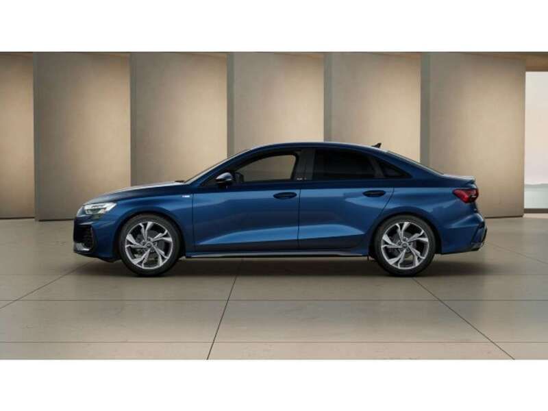Blau (ascariblau metallic) Gebraucht 2024 Audi A3 S-Line Limousine | 34.500 € - Bild 1/4