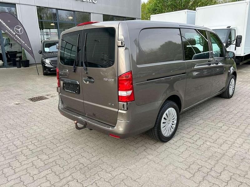 Gebraucht Mercedes Vito 163 PS (119 kW) 2015 Grau Van