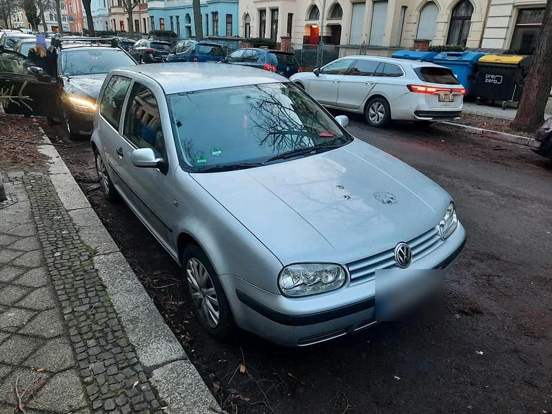 Gebraucht VW Golf IV Edition 75 PS (55 kW) 1998 Silber Kleinwagen