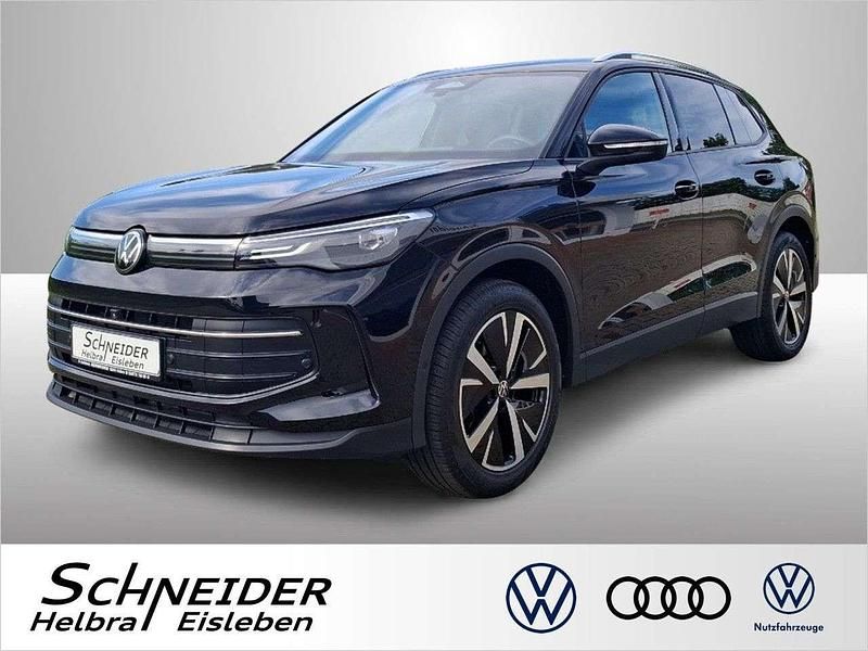 Deep black perleffekt (metallic) Gebraucht 2024 VW Tiguan Goal SUV | 41.680 € (Fairer Preis) - Bild 1/4