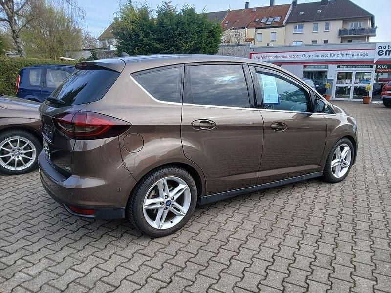 Gebraucht Ford C-MAX Titanium 150 PS (110 kW) 2017 Braun Van / Kleinbus