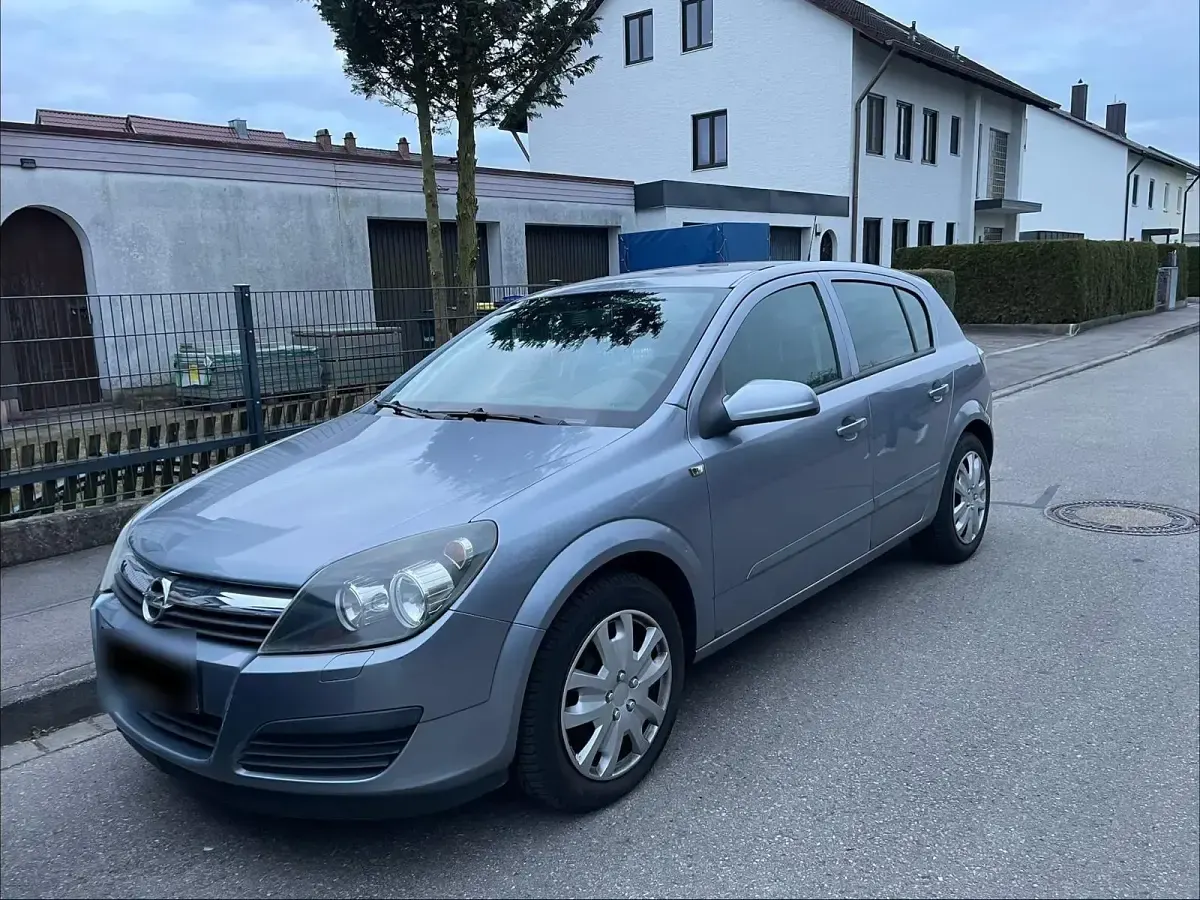 Gebraucht Opel Astra 90 PS (66 kW) 2006 Andere farben Limousine