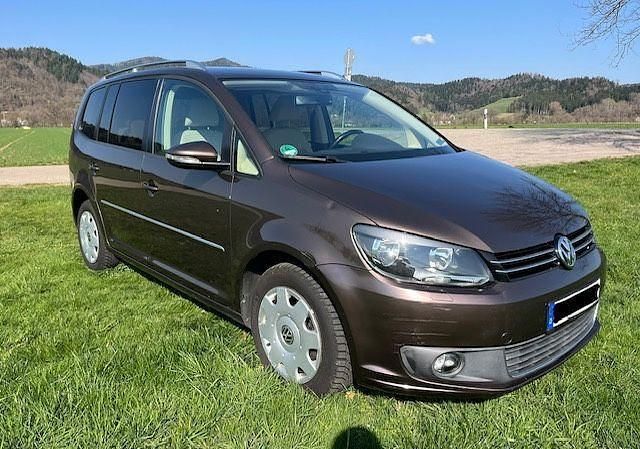 Gebraucht VW Touran Highline 140 PS (102 kW) 2011 Braun Van / Kleinbus