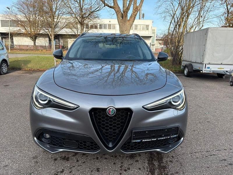 Gebraucht Alfa Romeo Stelvio 190 PS (139 kW) 2018 Grau SUV