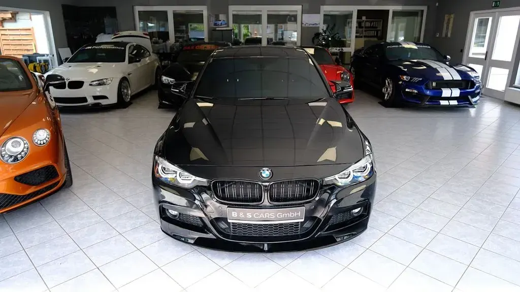 Gebraucht BMW 330 Performance 252 PS (185 kW) 2017 Grau Limousine