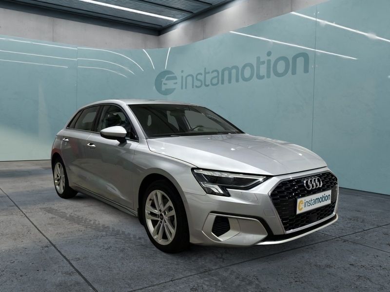 Silber Gebraucht 2023 Audi A3 Sportback Advanced Limousine | 27.290 € (Superpreis) - Bild 1/4