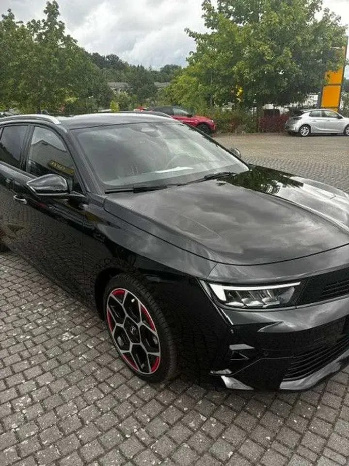 Gebraucht Opel Astra S 131 PS (96 kW) 2023 Schwarz Kleinwagen