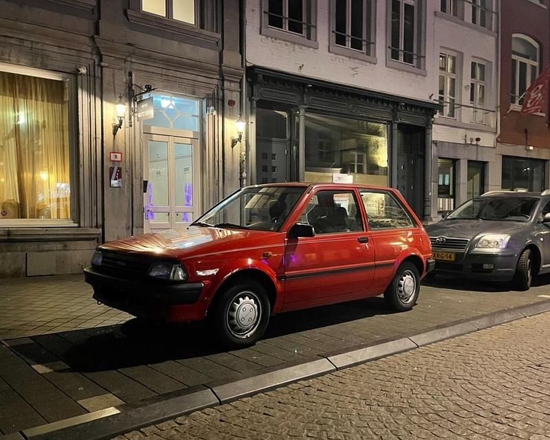 Rot Gebraucht 1987 Toyota Starlet Kleinwagen | 1.800 € - Bild 1/4