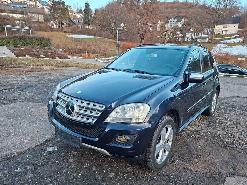 Blau Gebraucht 2009 Mercedes ML420 SUV | 8.597 € (Superpreis) - Bild 1/4