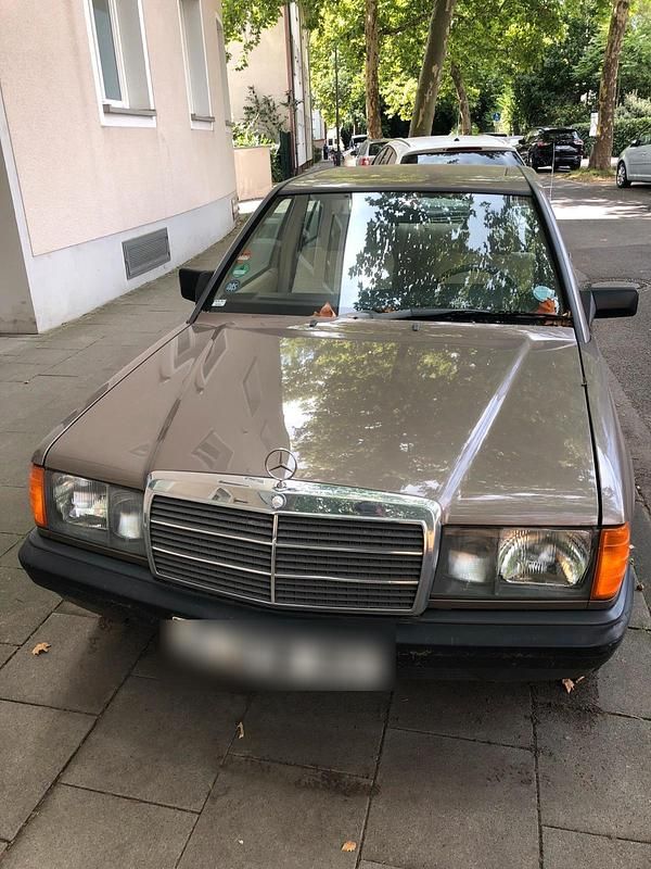 Beige Gebraucht 1988 Mercedes 190 Limousine | 3.000 € - Bild 1/4