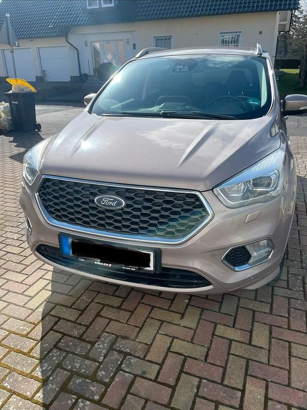 Gebraucht Ford Kuga Vignale 182 PS (133 kW) 2018 Beige SUV