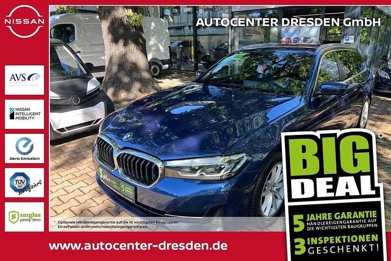 Phytonicblau metallic Gebraucht 2020 BMW 520 Performance Kombi | 24.980 € (Guter Preis) - Bild 1/4