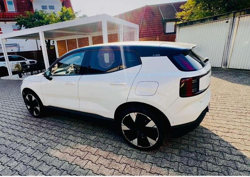 Weiß Gebraucht 2025 Volvo EX30 SUV | 30.000 € - Bild 1/2