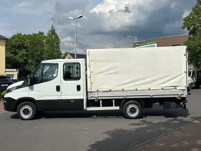 Gebraucht Iveco Daily 156 PS (114 kW) 2019 Weiss