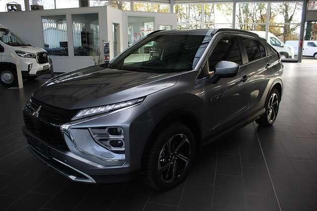 Grau metallic Gebraucht 2022 Mitsubishi Eclipse Cross Plus SUV | 24.170 € (Etwas zu teuer) - Bild 1/4