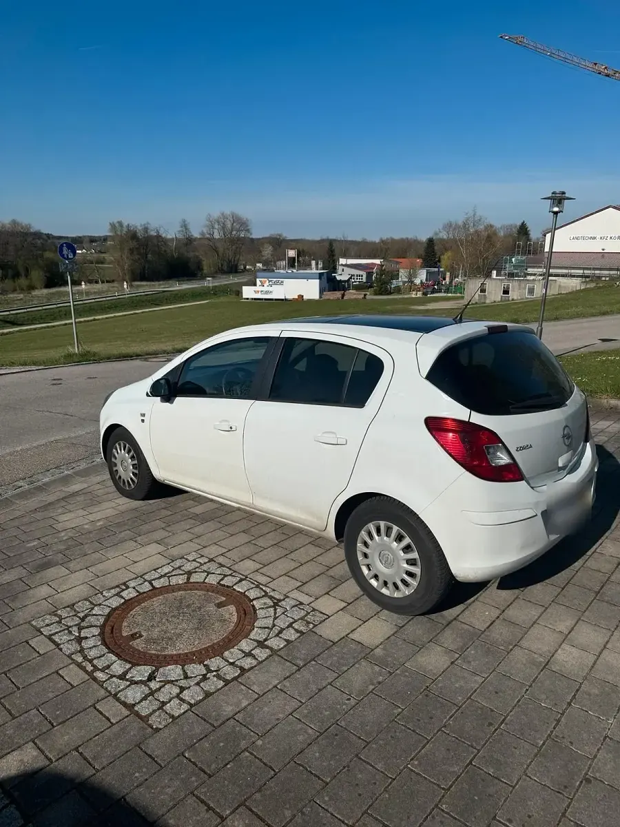 Gebraucht Opel Corsa 92 PS (67 kW) 2010 Weiß Kleinwagen