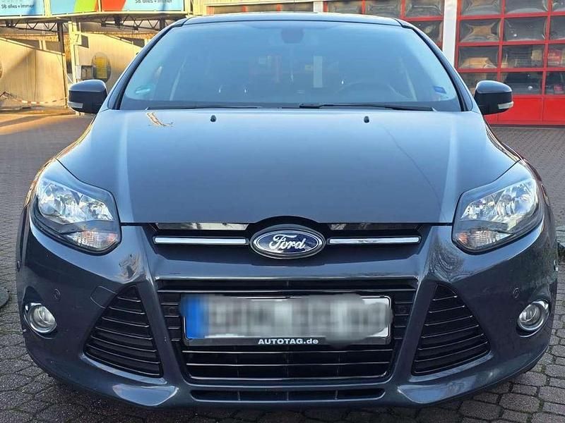 Gebraucht Ford Focus SYNC Edition 125 PS (91 kW) 2014 Blau Kombi