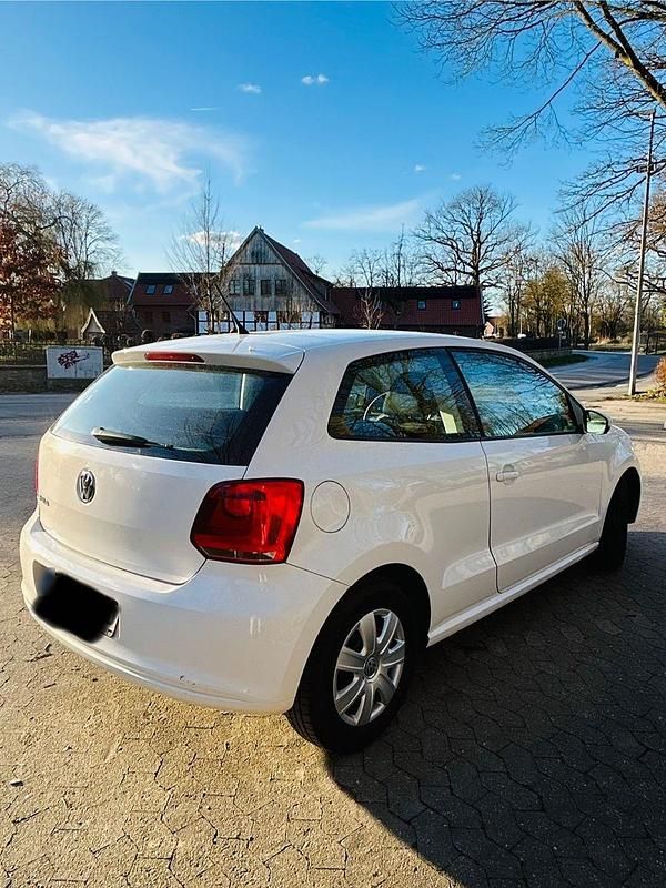 Gebraucht VW Polo 60 PS (44 kW) 2013 Weiß Kleinwagen
