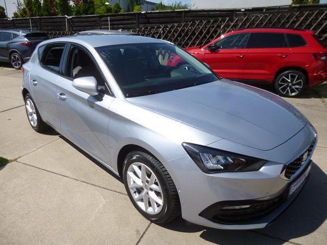Silber Gebraucht 2024 Seat Leon Style Limousine | 22.500 € (Guter Preis) - Bild 1/4