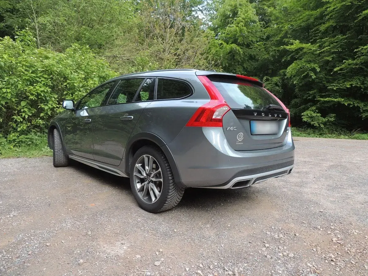Gebraucht Volvo V60 CC 190 PS (139 kW) 2016 Grau Kombi