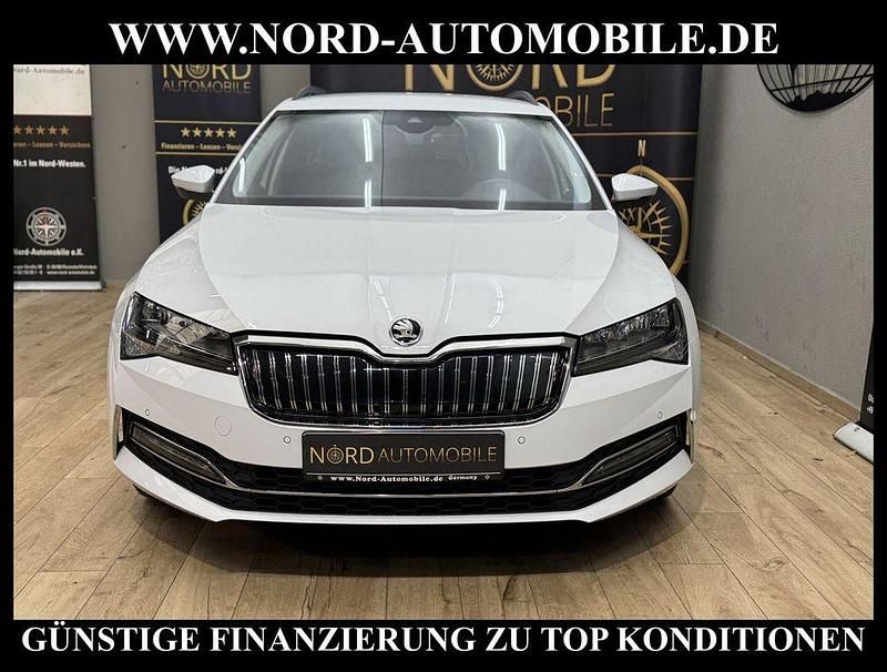 Gebraucht Skoda Superb Ambition 218 PS (160 kW) 2020 Moonweiss metallic (metallic) Kombi