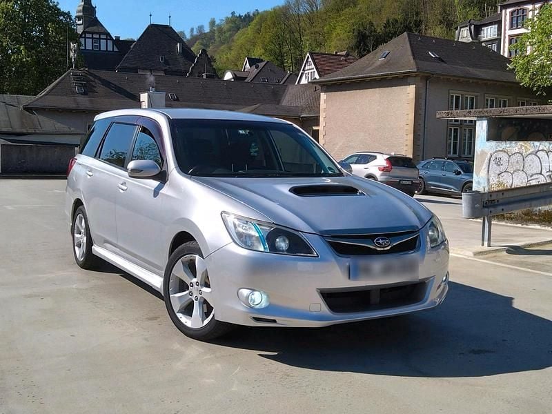 Silber Gebraucht 2010 Subaru Exiga GT Kombi | 10.000 € - Bild 1/4